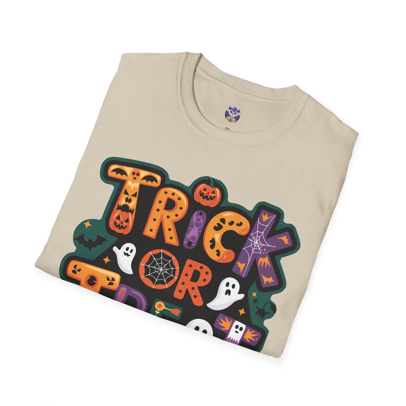 Trick or Treat Halloween T-Shirt – Fun Ghosts, Pumpkins & Bats for Spooky