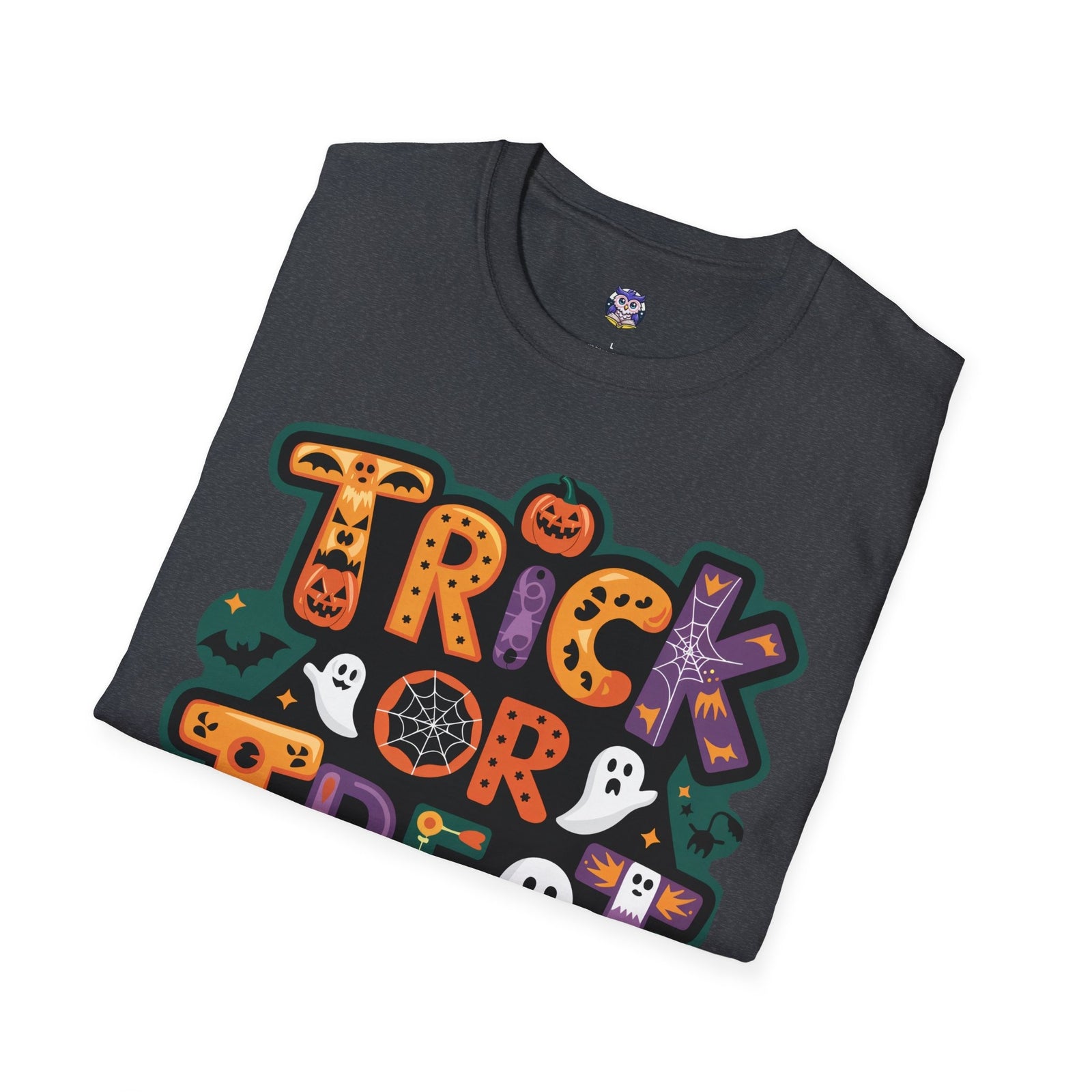 Trick or Treat Halloween T-Shirt – Fun Ghosts, Pumpkins & Bats for Spooky