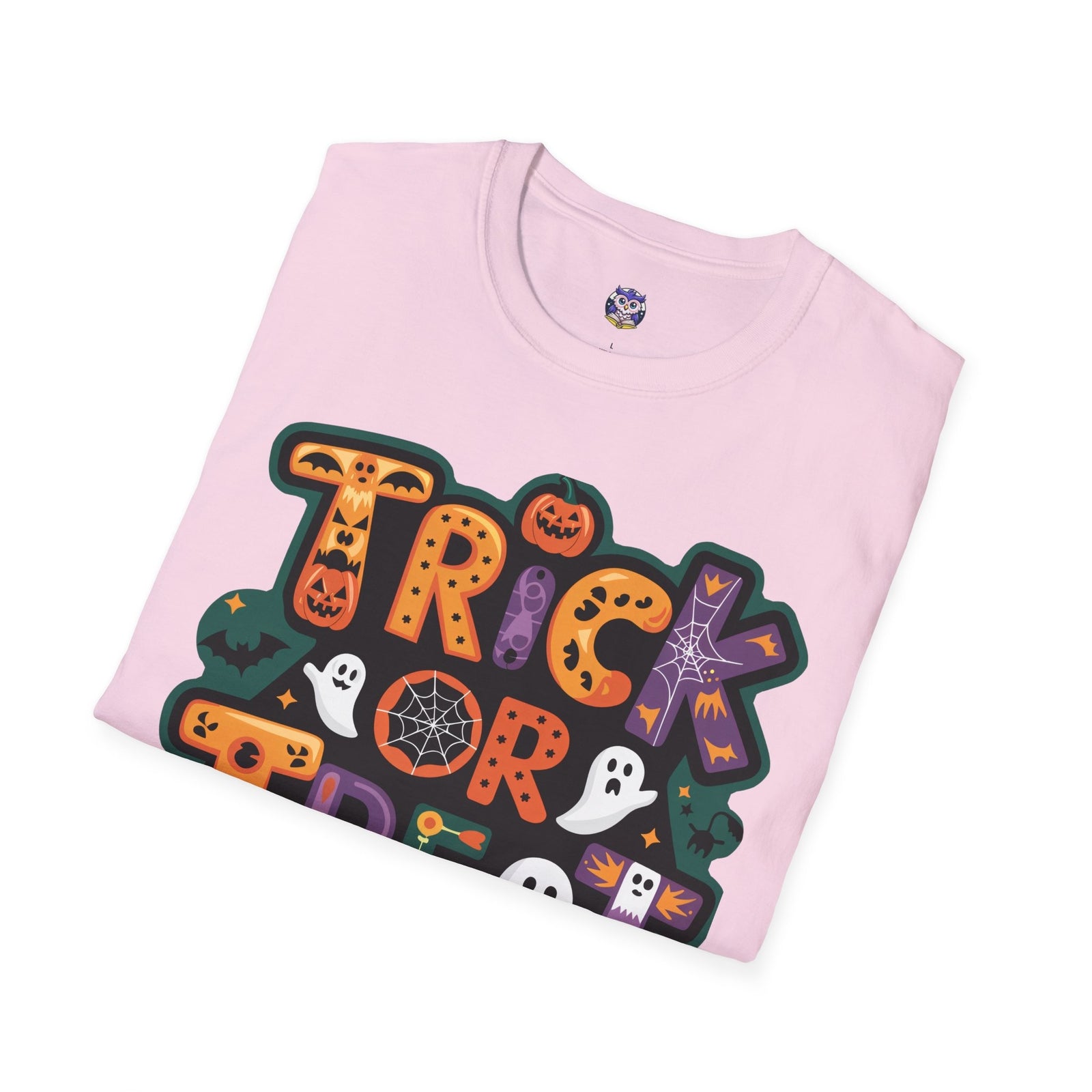 Trick or Treat Halloween T-Shirt – Fun Ghosts, Pumpkins & Bats for Spooky