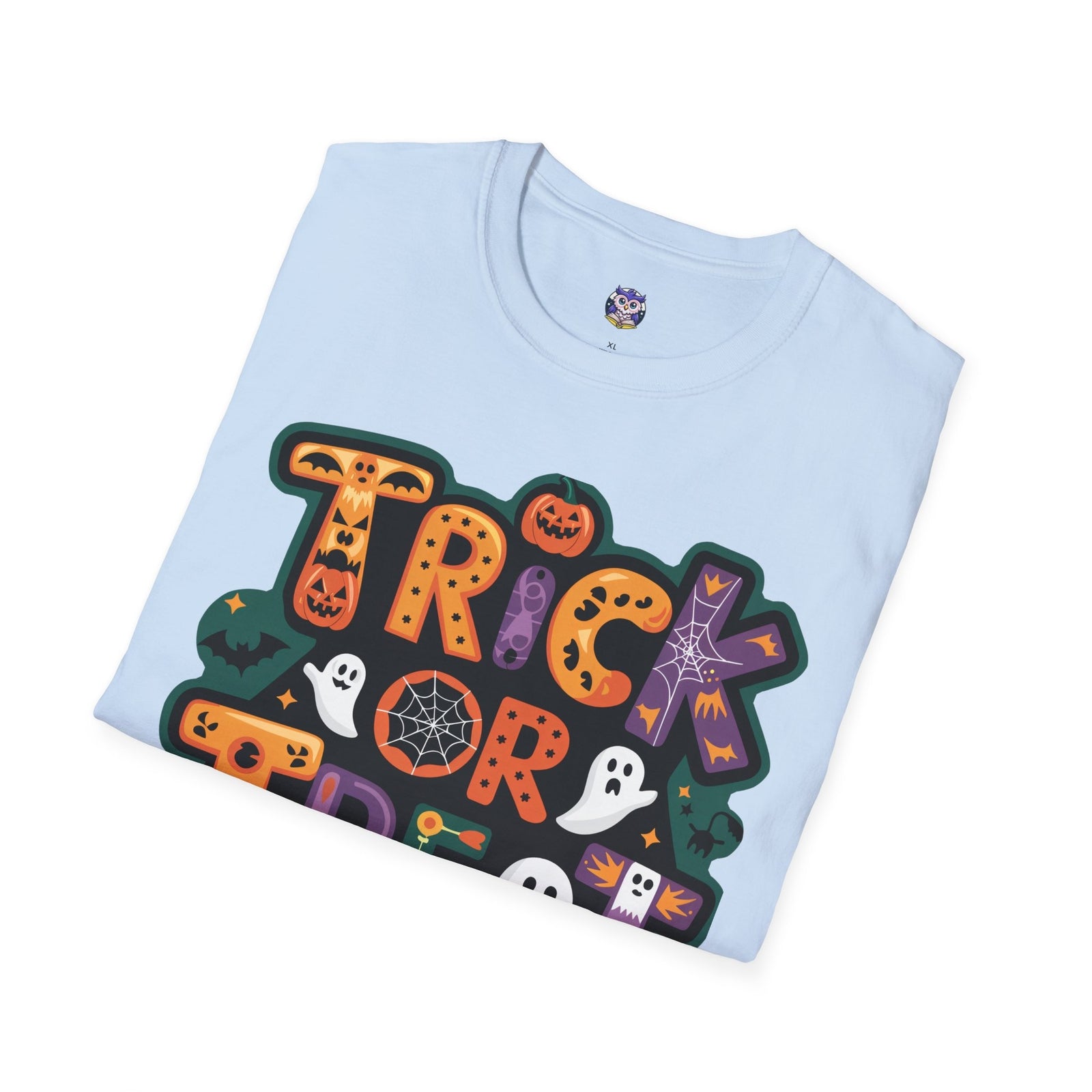 Trick or Treat Halloween T-Shirt – Fun Ghosts, Pumpkins & Bats for Spooky