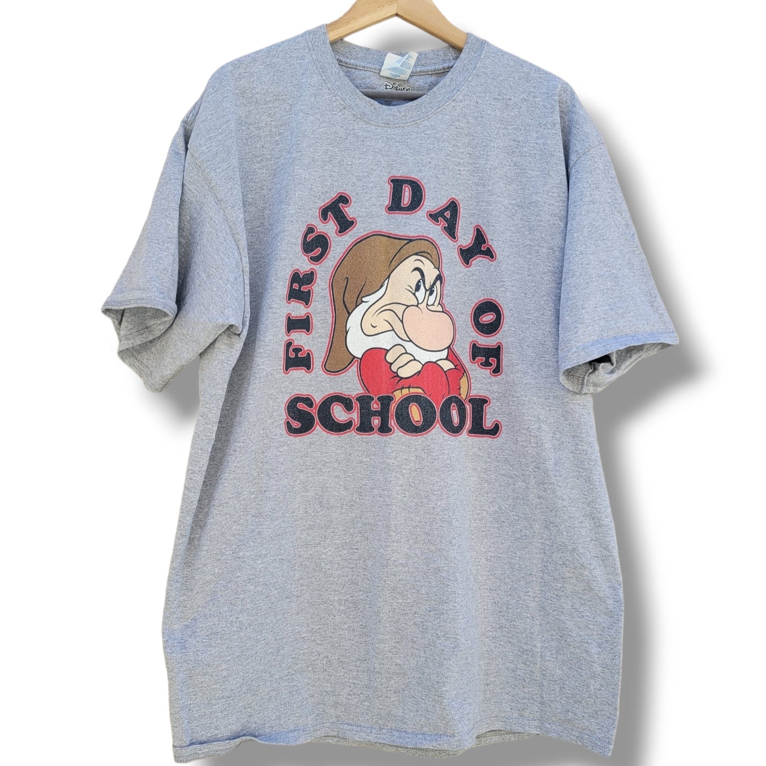 Disney men's Snow White Grumpy "First Day of School" gray t-shirt  - xlt