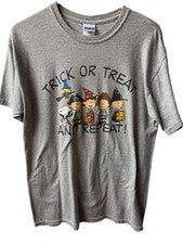 Halloween T shirt Mens M Gray Peanuts Snoopy  Trick or Treat Crew Neck